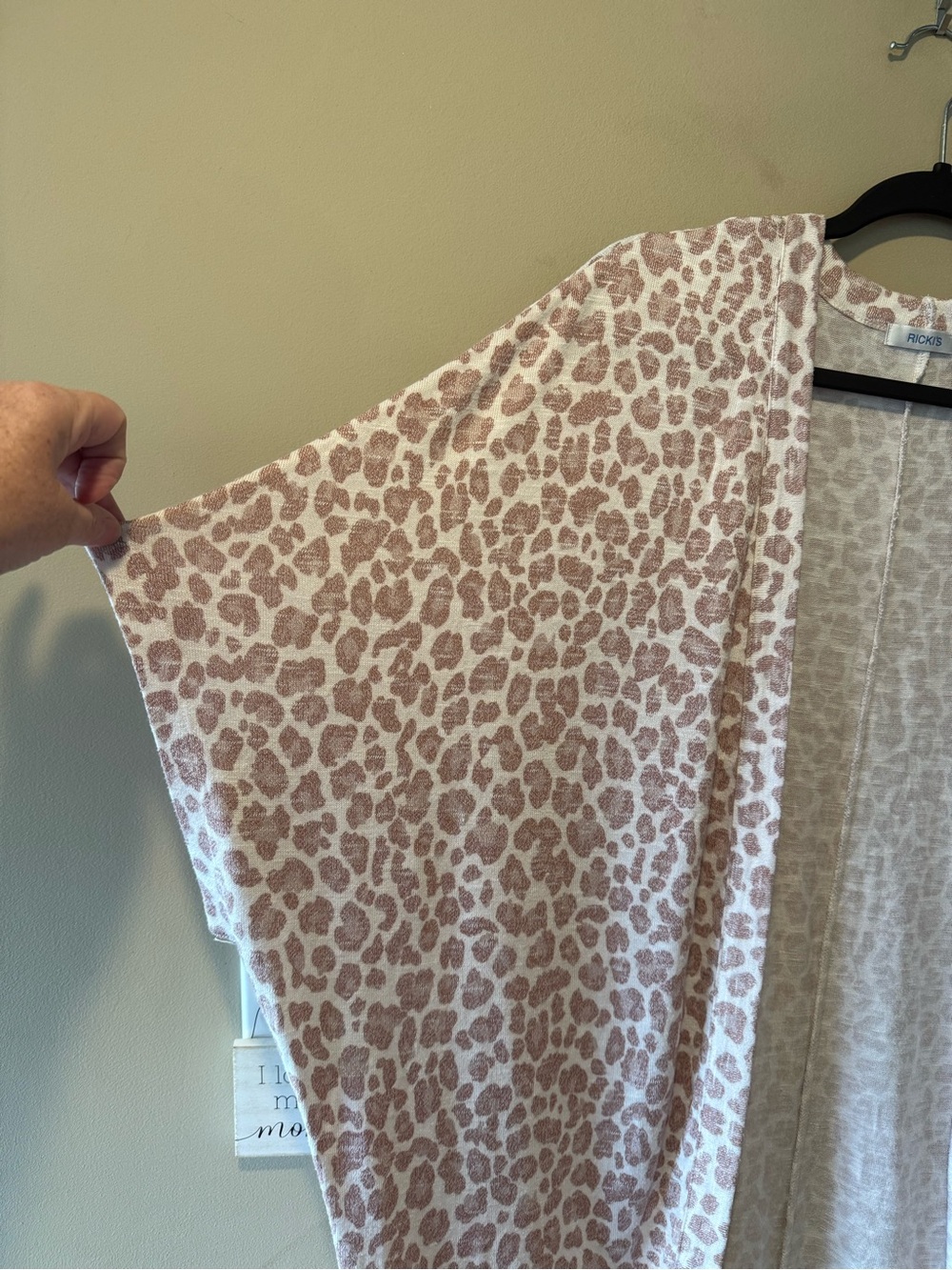 Ricki's Muted Tones Taupe/Blush/Off-White Animal Print Kimono Cardigan - Picture 8 of 16